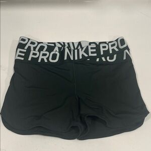 Nike NWOT 3 inch inseam Women's Dark Green Athletic Shorts Spandex